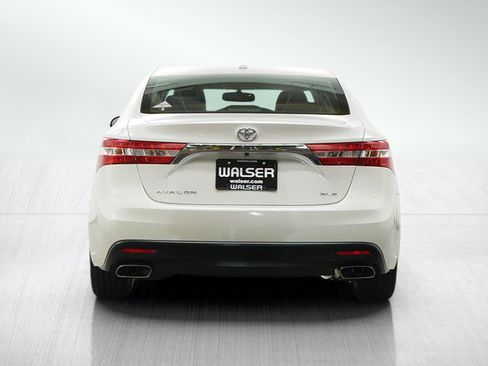 Used 2015 Toyota Avalon XLE Touring FWD image 4