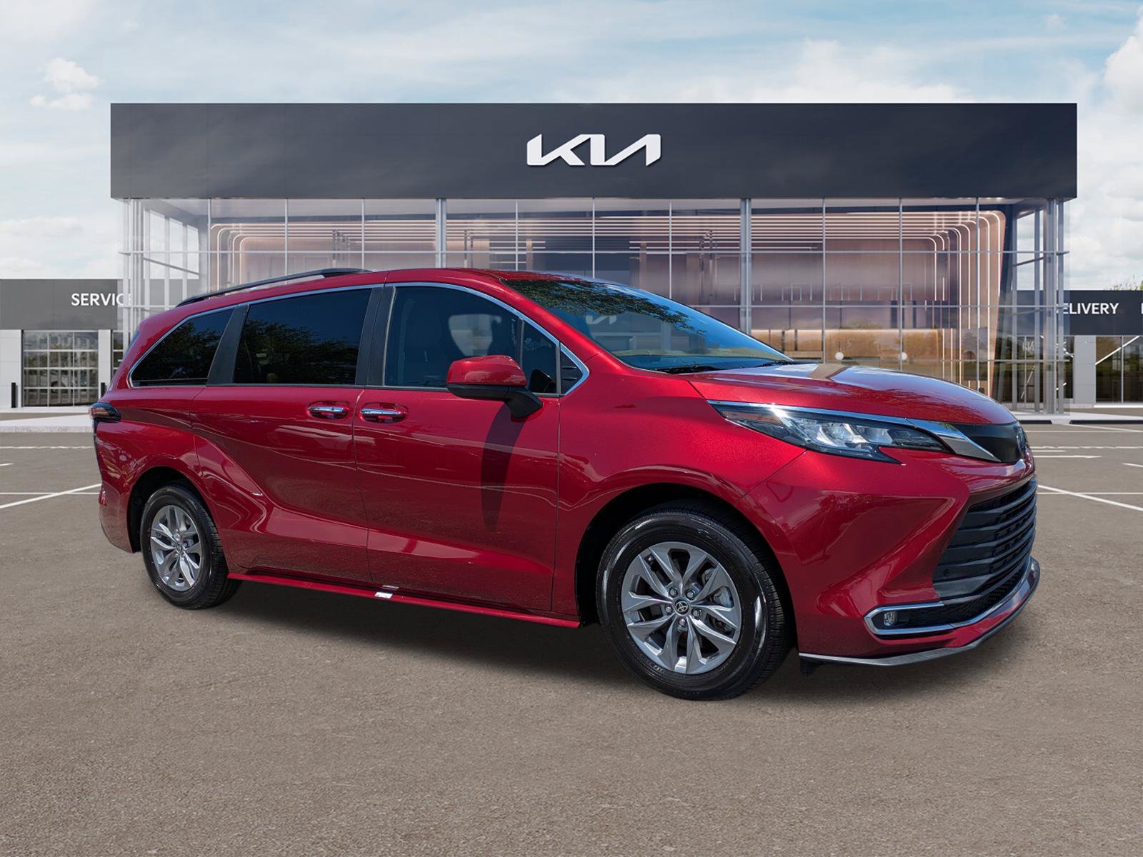 Used 2022 Toyota Sienna XLE FWD image 1