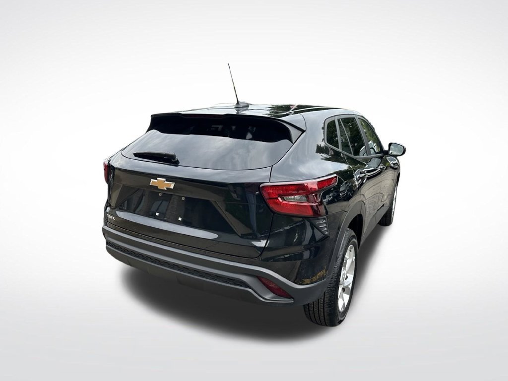 Used 2024 Chevrolet Trax LS w/ LS Convenience Package FWD image 6