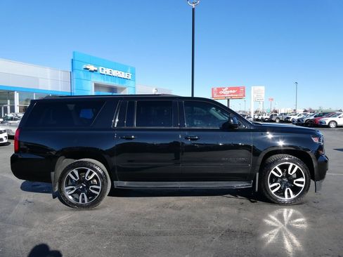 Used 2019 Chevrolet Suburban Premier image 4