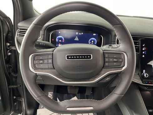 Used 2024 Jeep Wagoneer Series II w/ Flexible Seating Group image 21
