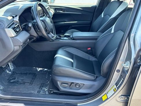 Used 2025 Toyota Camry SE FWD image 19