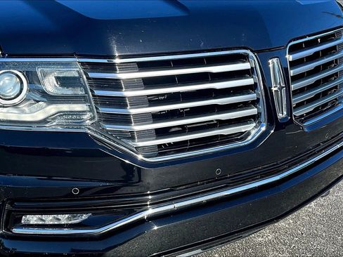 Used 2016 Lincoln Navigator Select image 30