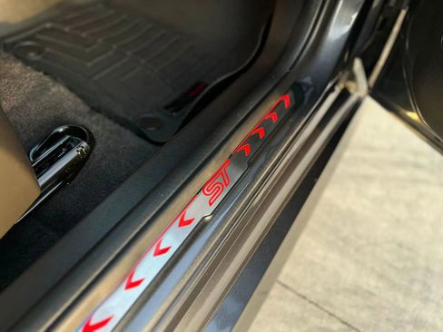 Used 2018 Ford Focus ST image 22