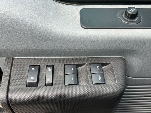 Used 2015 Ford F250 XL w/ Power Equipment Group AWD/4WD image 9
