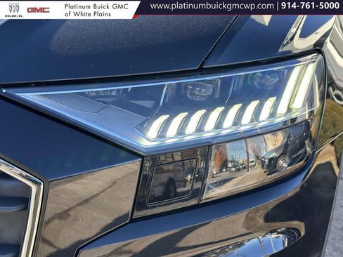 Used 2023 Audi Q8 Premium Plus image 10