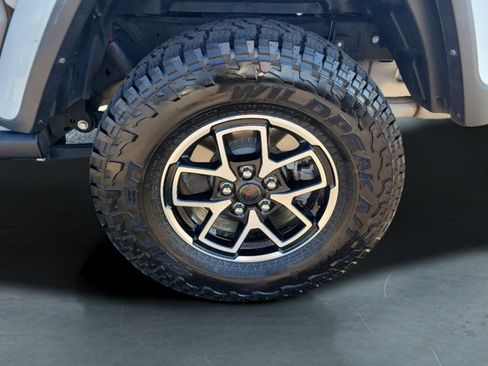 Certified 2024 Jeep Gladiator Sport image 11