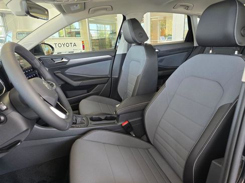 New 2026 Volkswagen Jetta SE FWD image 18