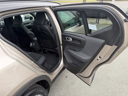 Used 2023 Volvo XC40 Recharge Plus w/ Protection Package Premier AWD/4WD image 37
