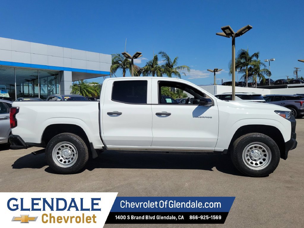 Used 2024 Chevrolet Colorado W/T w/ Technology Package RWD image 2