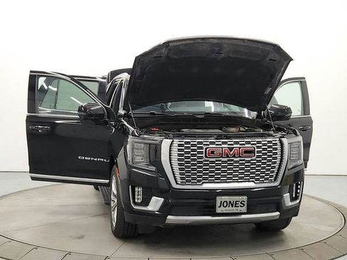Used 2023 GMC Yukon Denali image 10