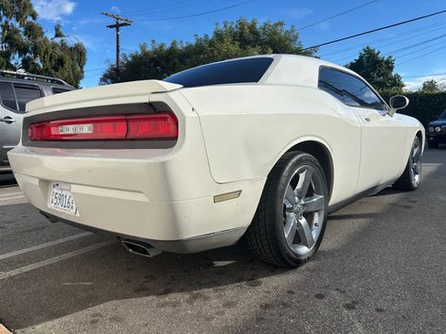 Used 2009 Dodge Challenger R/T image 14