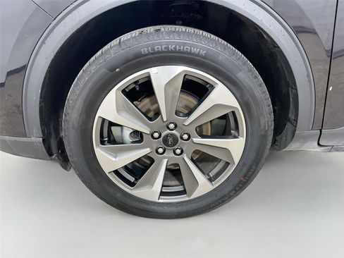Used 2024 Ford Escape Platinum AWD/4WD image 29