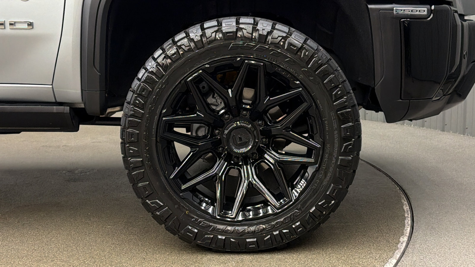 Used 2026 GMC Sierra 2500 AT4X AWD/4WD image 9