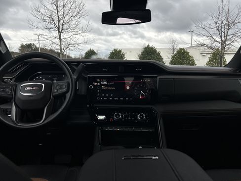 Used 2024 GMC Sierra 2500 AT4 w/ AT4 Preferred Package image 29