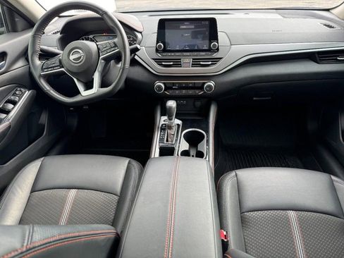 Used 2024 Nissan Altima 2.5 SR image 11