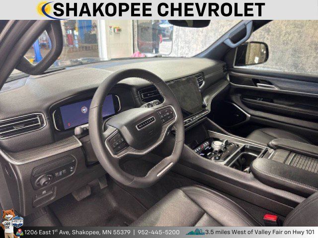 Used 2023 Jeep Wagoneer L Series III w/ Convenience Group I AWD/4WD image 5