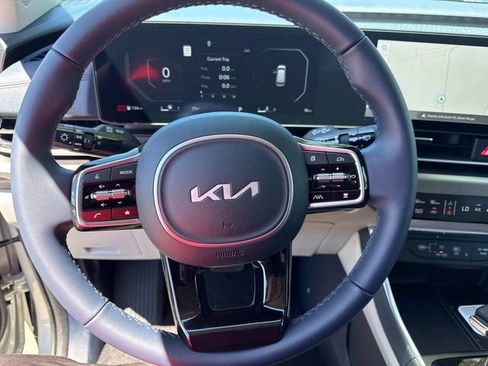 New 2026 Kia Carnival SX w/ SX Dark Edition Package FWD image 27