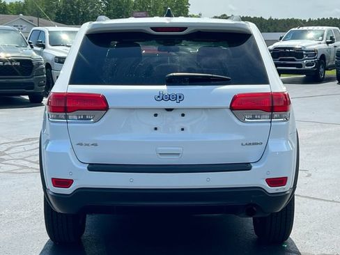 Used 2019 Jeep Grand Cherokee Laredo AWD/4WD image 39