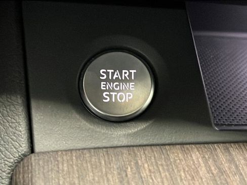 Used 2023 Audi Q5 2.0T Premium w/ Convenience Package image 29