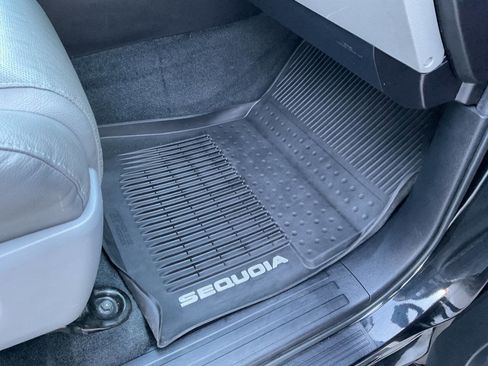 Used 2018 Toyota Sequoia Platinum image 62