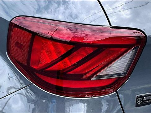 Used 2025 Hyundai Venue Limited FWD image 30
