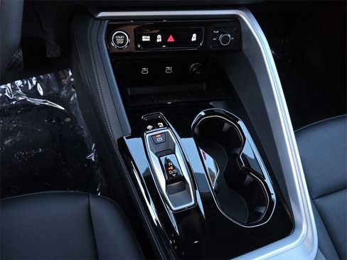 New 2025 Audi Q5 Premium image 28