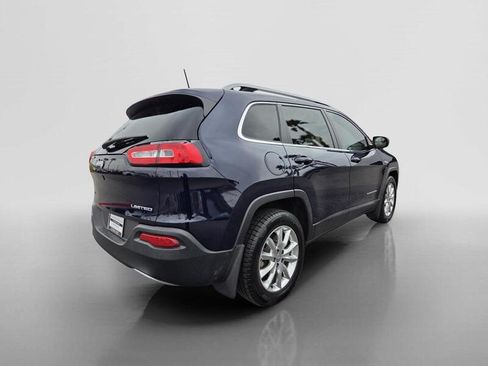 Used 2016 Jeep Cherokee Limited w/ Luxury Group AWD/4WD image 5
