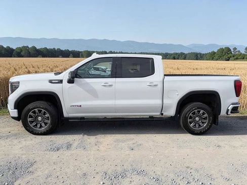 Used 2024 GMC Sierra 1500 AT4 w/ Technology Package AWD/4WD image 3
