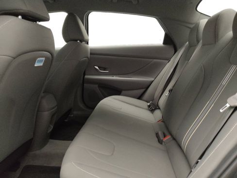 Used 2024 Hyundai Elantra SEL FWD image 18