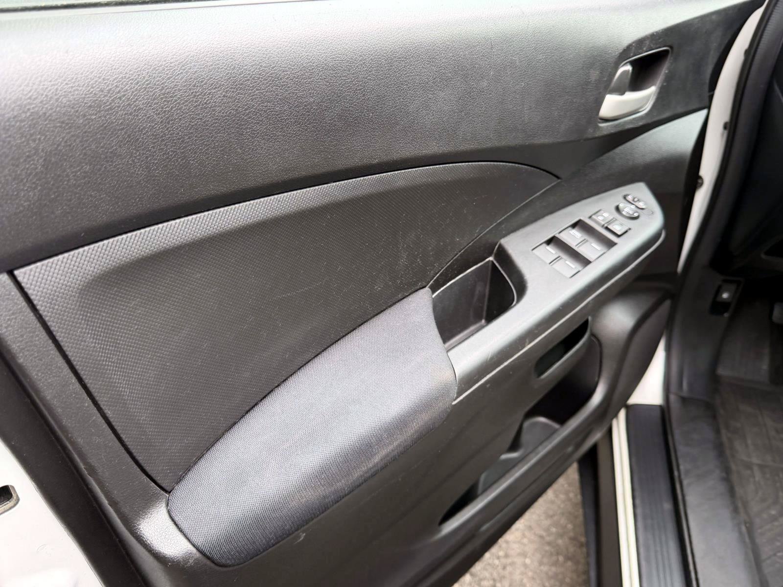 Used 2015 Honda CR-V LX image 15