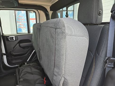 New 2025 Jeep Gladiator Sport image 78