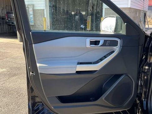 Used 2021 Ford Explorer XLT w/ Equipment Group 202A AWD/4WD image 23