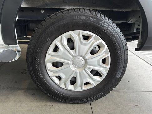 Used 2025 Ford Transit 250 Low Roof w/ Exterior Upgrade Package RWD image 16