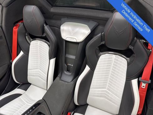 Used 2023 Chevrolet Corvette Stingray Premium Conv w/ Z51 Performance Package image 17