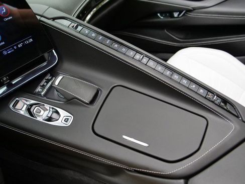 Used 2023 Chevrolet Corvette Convertible 3LT / Z51 Performa w/ Z51 Performance Package image 21