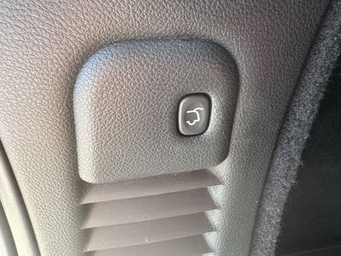 Used 2018 Dodge Durango R/T w/ Technology Group image 15