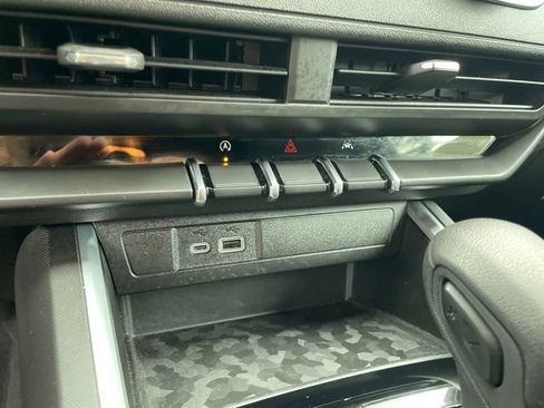 Used 2025 Chevrolet Colorado Trail Boss AWD/4WD image 34