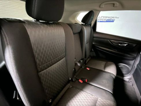 Used 2020 Nissan Rogue SV image 22