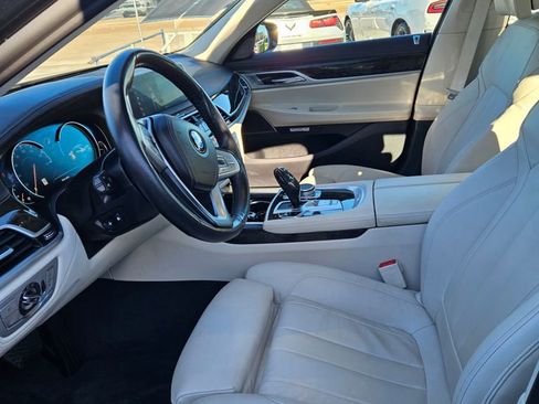 Used 2018 BMW 750i w/ Interior Design Package image 13