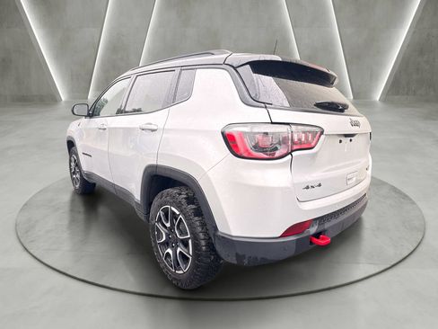 Used 2025 Jeep Compass Trailhawk AWD/4WD image 5