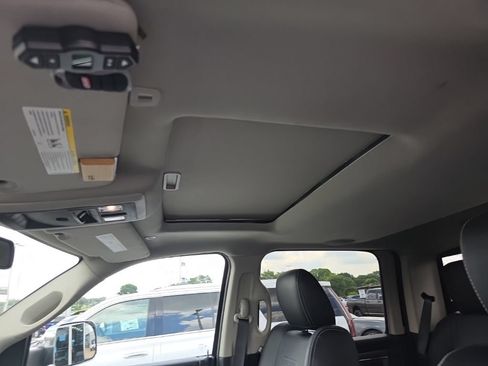 Used 2017 RAM 1500 Laramie w/ Convenience Group AWD/4WD image 19