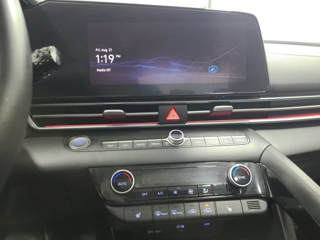 Used 2024 Hyundai Elantra Limited FWD image 30