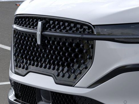 New 2026 Lincoln Nautilus Reserve AWD/4WD image 17