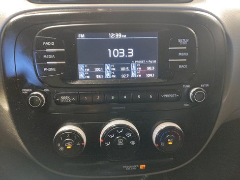 Used 2017 Kia Soul FWD image 25
