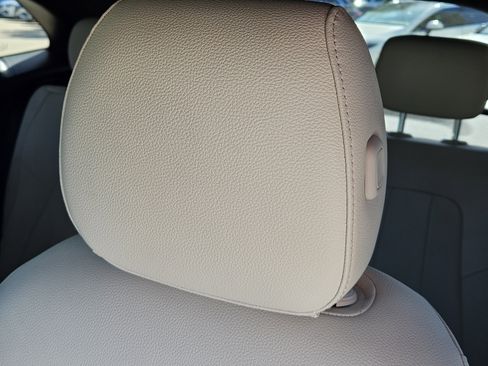 Used 2025 Mercedes-Benz GLA 250 image 16