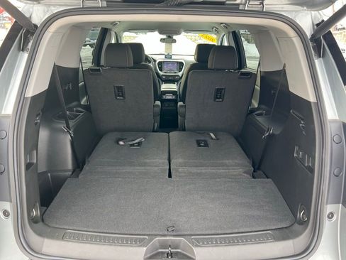 Used 2023 GMC Acadia SLE w/ Driver Convenience Package image 24