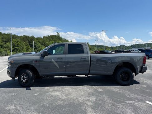 New 2026 RAM 3500 Laramie AWD/4WD image 5