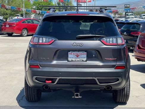 Used 2019 Jeep Cherokee Trailhawk AWD/4WD image 6