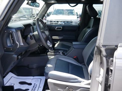Used 2023 Ford Bronco Outer Banks AWD/4WD image 2